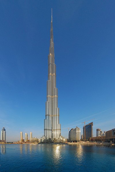http://media.topito.com/wp-content/uploads/2010/02/Burj_Khalifa_building.jpg