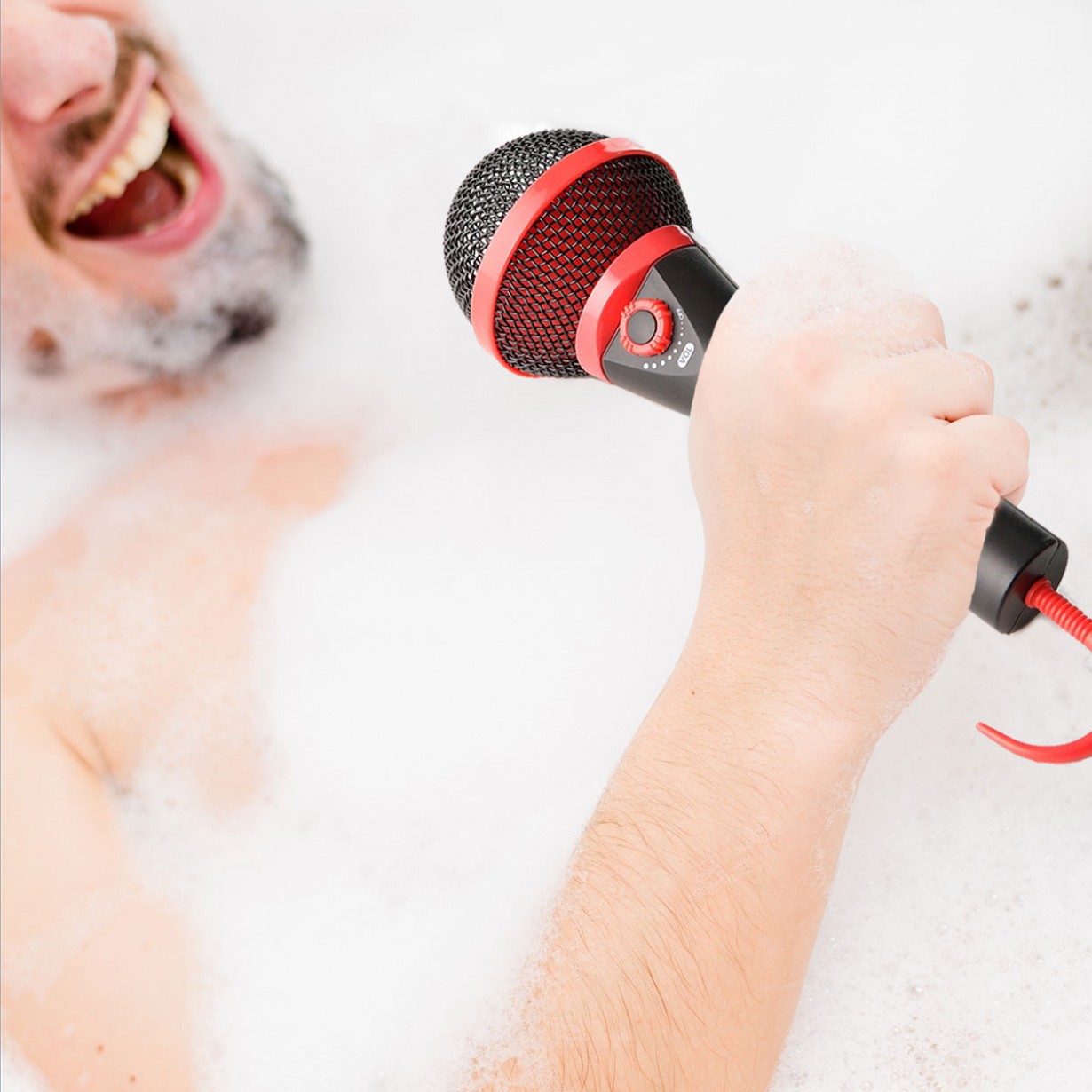 [Topitruc] Un micro radio pour VRAIMENT chanter sous la douche