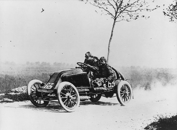 800px-Marcel_Renault_1903