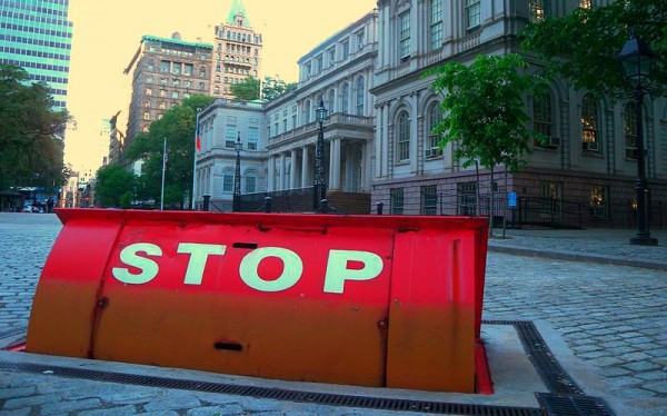800px-City_Hall_underground_barricade