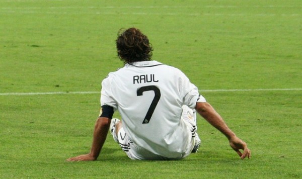 800px-Raul_Gonzalez_Supercopa_2008