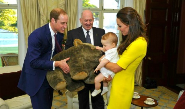 Prince_George_of_Cambridge_with_wombat_plush_toy