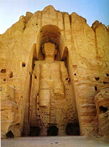 Un des deux boudhas de Bamiyan, Afghanistan, 591-644, détruits par talibans 2001_resultat