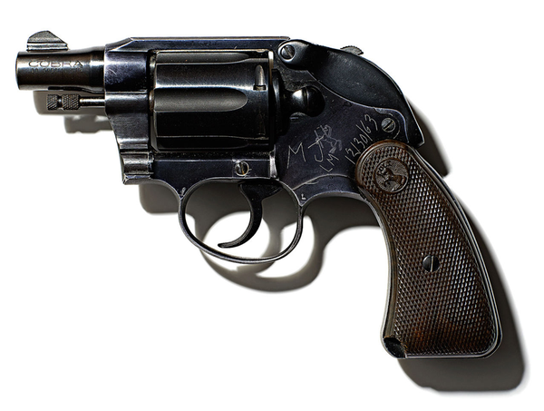 pistol de Jack Ruby to kill Lee Harvey Oswald_resultat