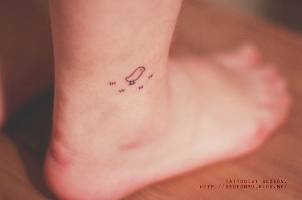 minimalistic-feminine-discreet-tattoo-seoeon-28_resultat