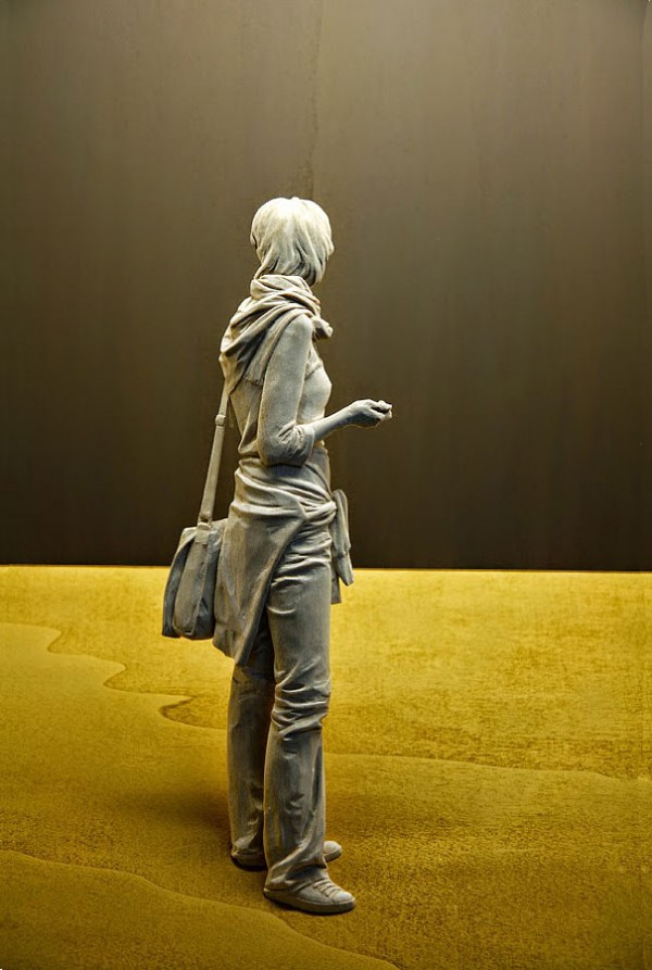 life-like-realistic-wooden-sculptures-peter-demetz-3