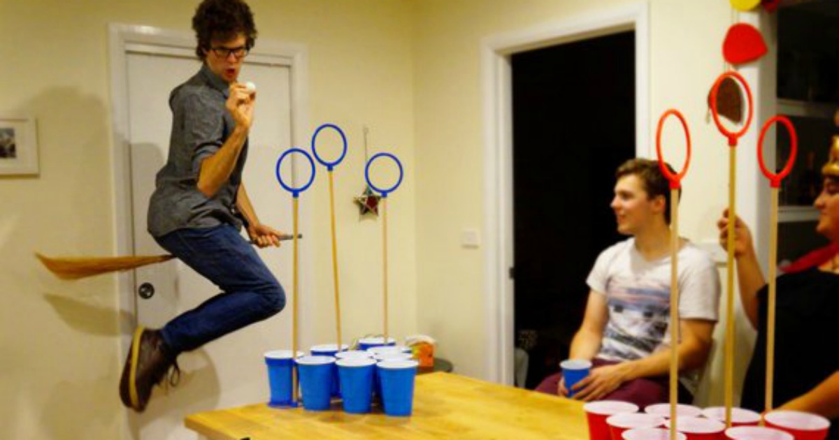 Le jeu du beer pong, visez les gobelets pour gagner