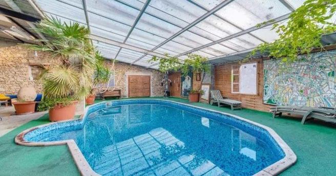 Airbnb piscine interieure ilot nouvelle aquitaine