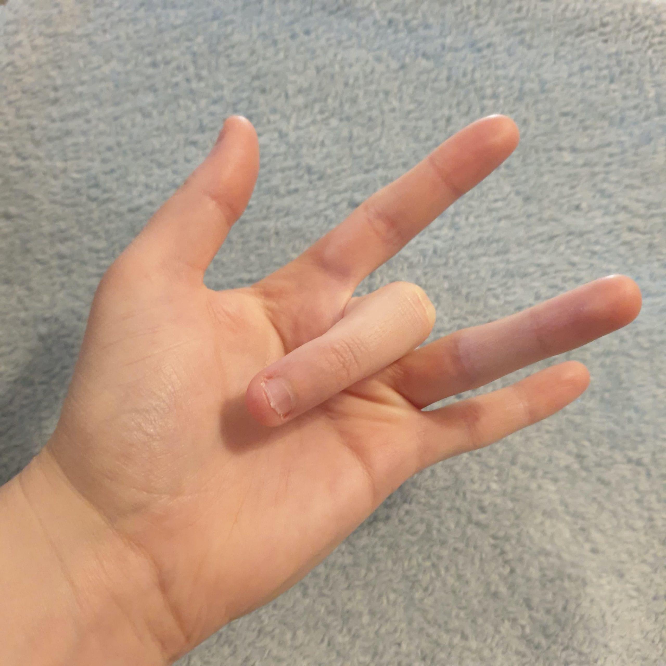 Middle finger: l'art délicat du doigt d'honneur 
