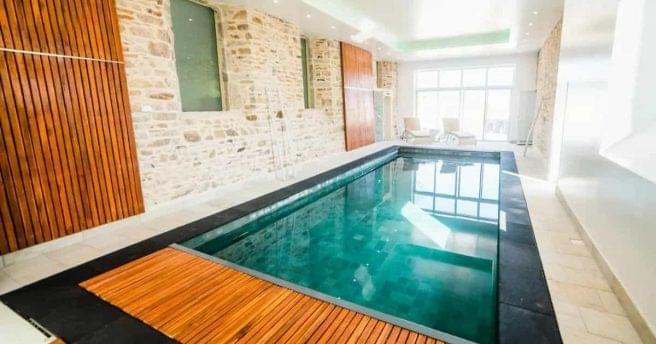 Airbnb piscine couverte couvent