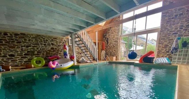 Airbnb piscine interieure villa bretagne